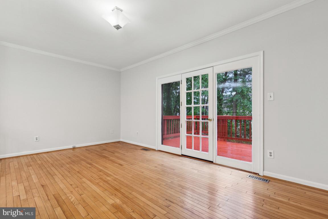 6188 Darleon Pl