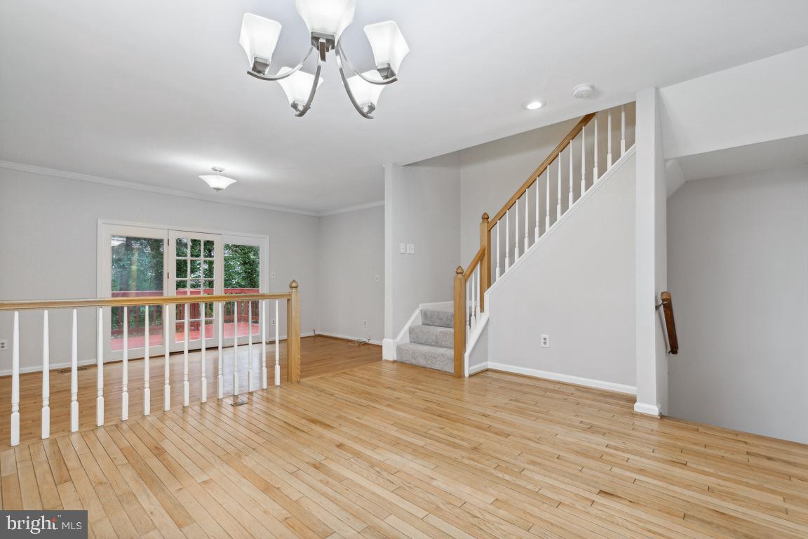6188 Darleon Pl