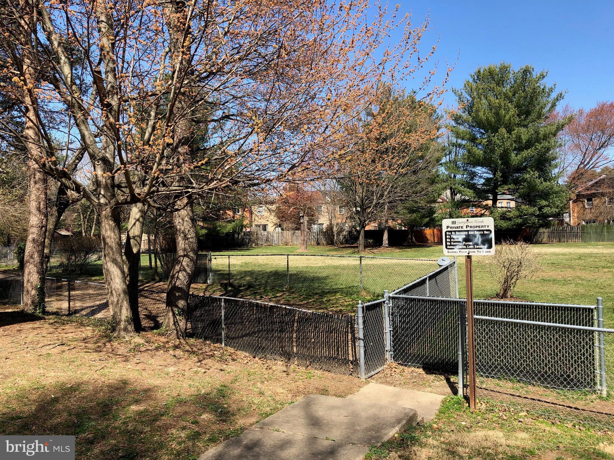 6188 Darleon Pl