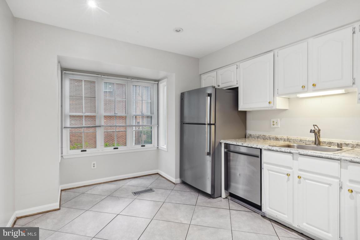 6188 Darleon Pl