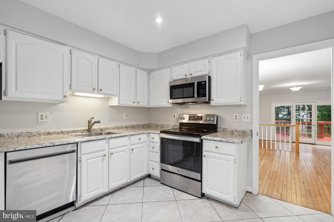 6188 Darleon Pl