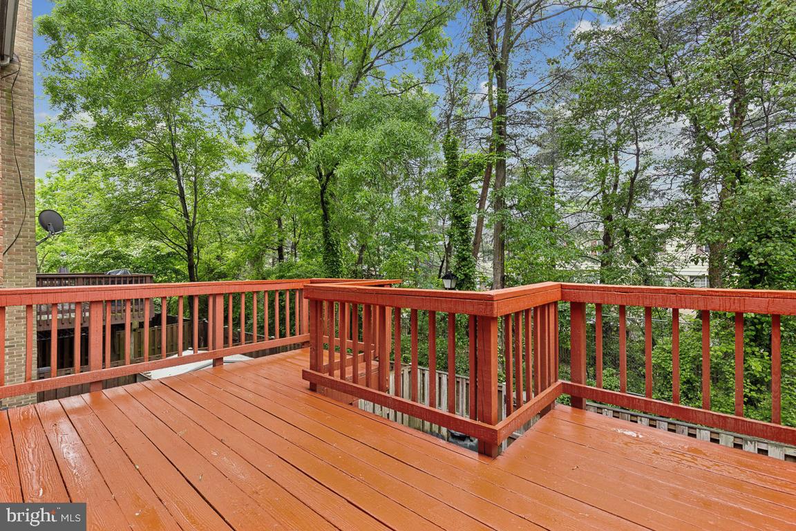 6188 Darleon Pl