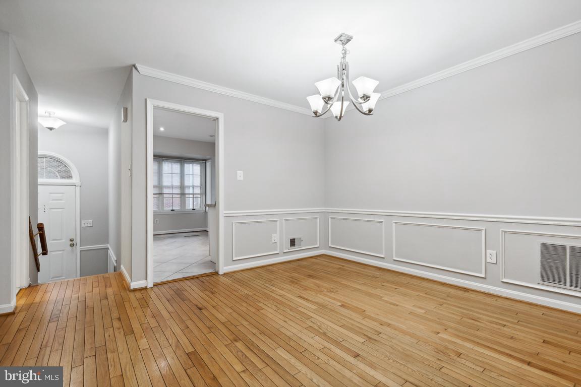 6188 Darleon Pl