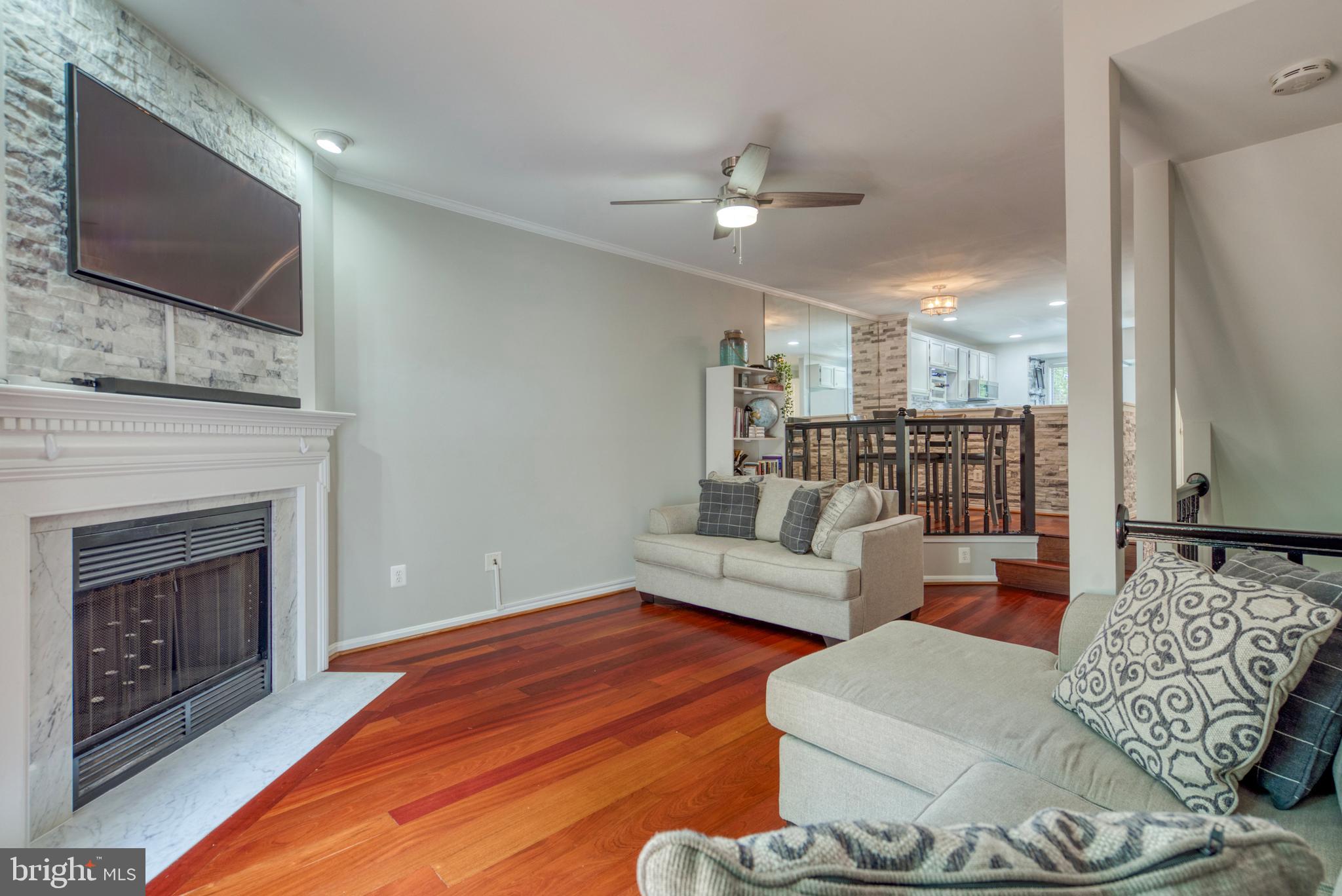 6113 Liverpool Ln