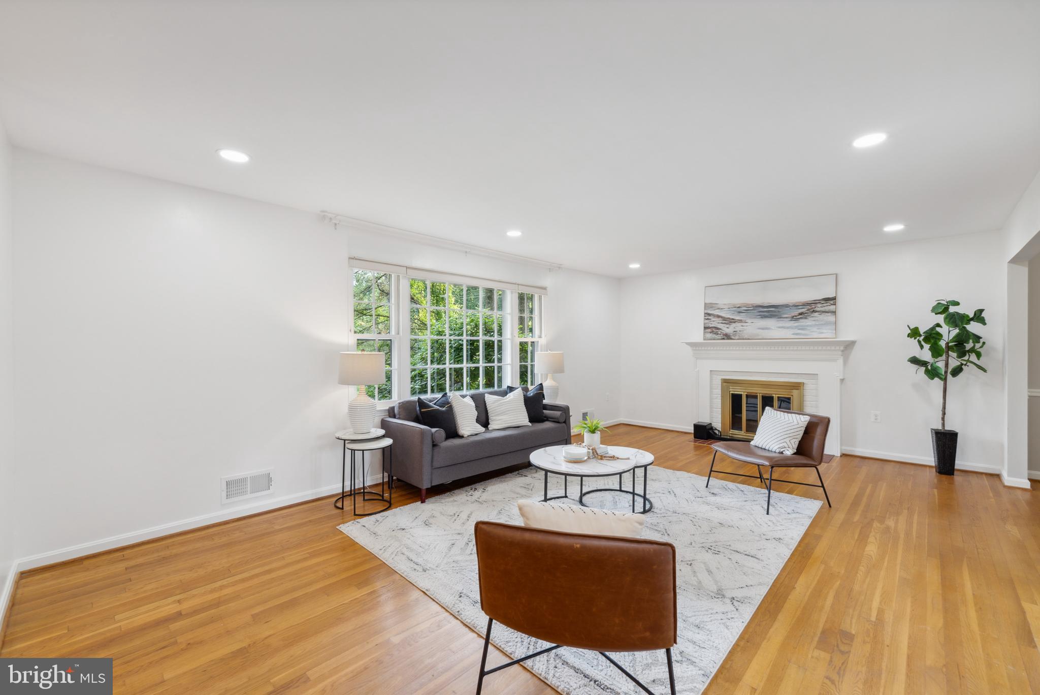 9201 Bayard Pl
