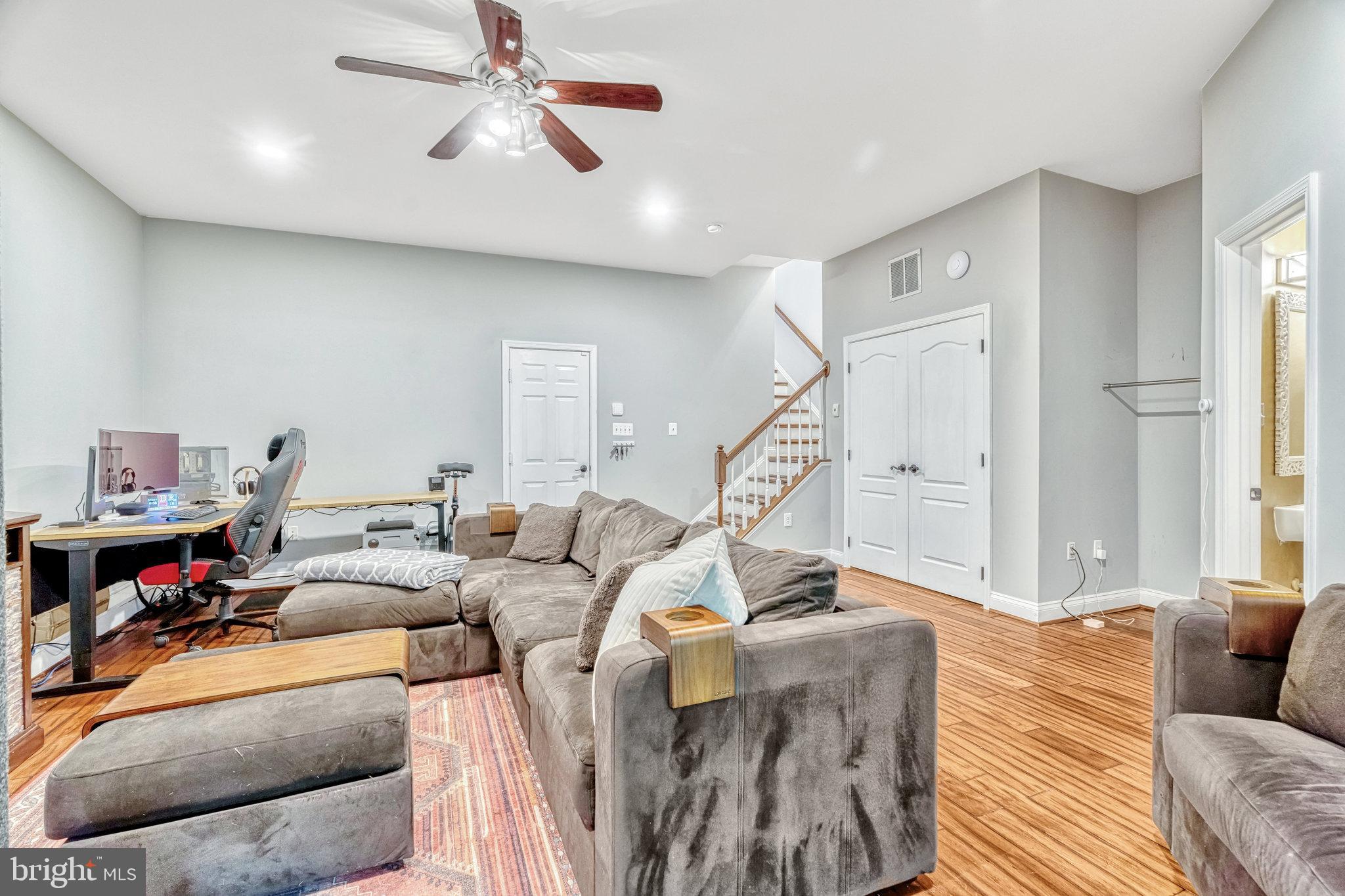 2033 CAPSTONE CIRCLE