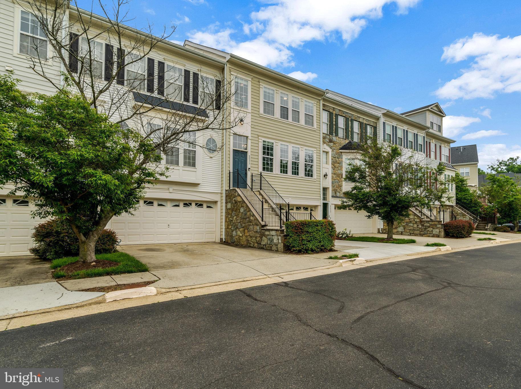 2033 CAPSTONE CIRCLE