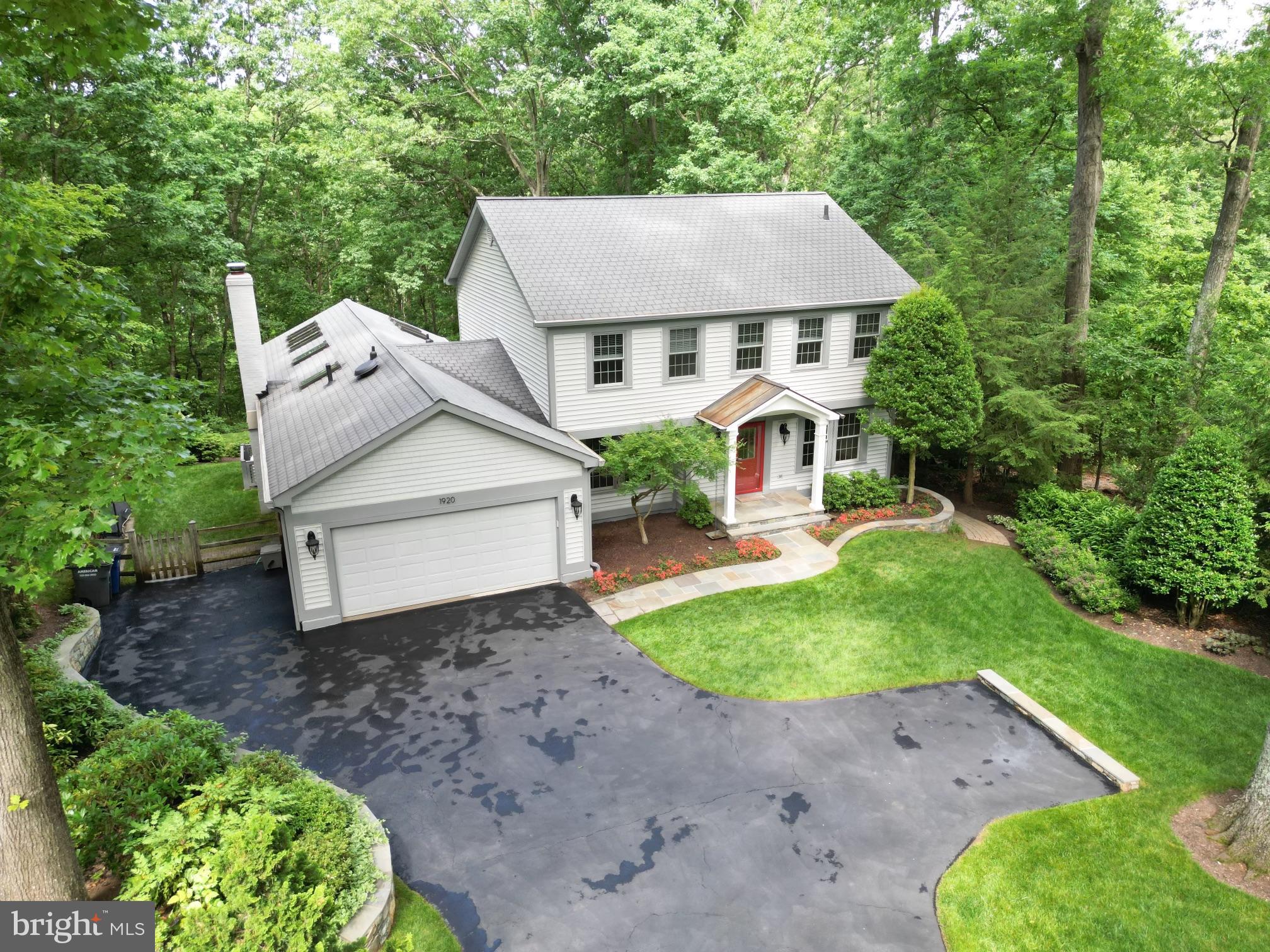 1920 Buckthorn Ln