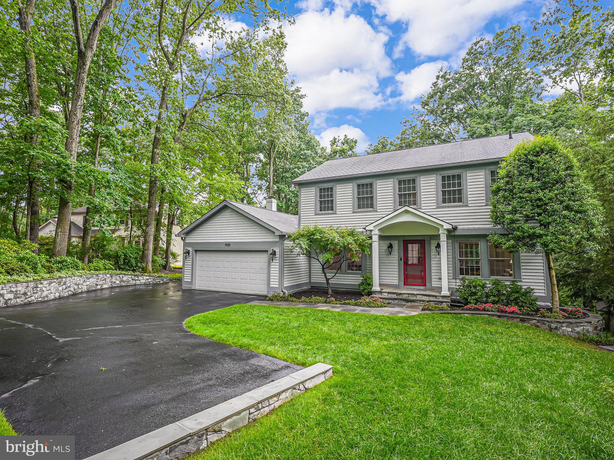 1920 Buckthorn Ln
