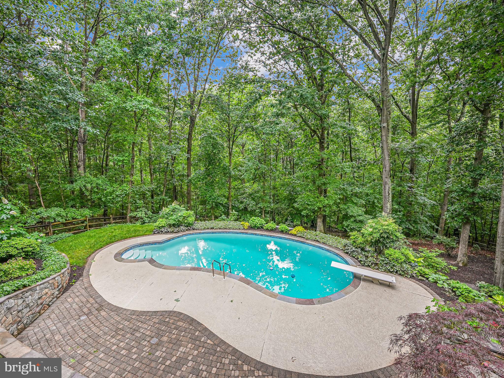 1920 Buckthorn Ln