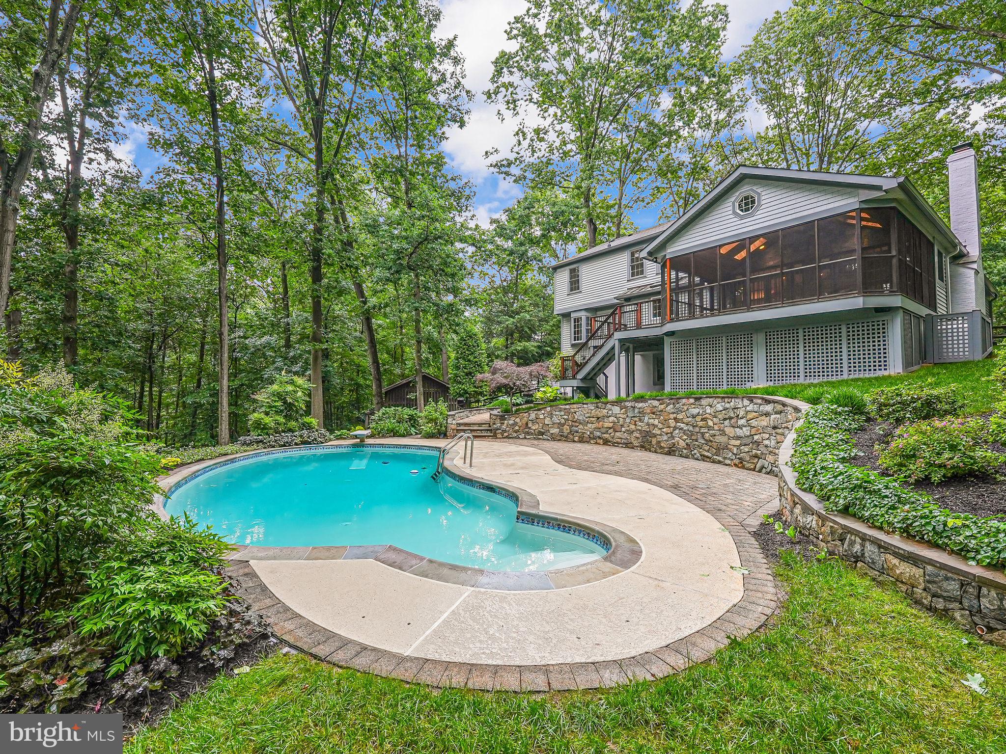 1920 Buckthorn Ln