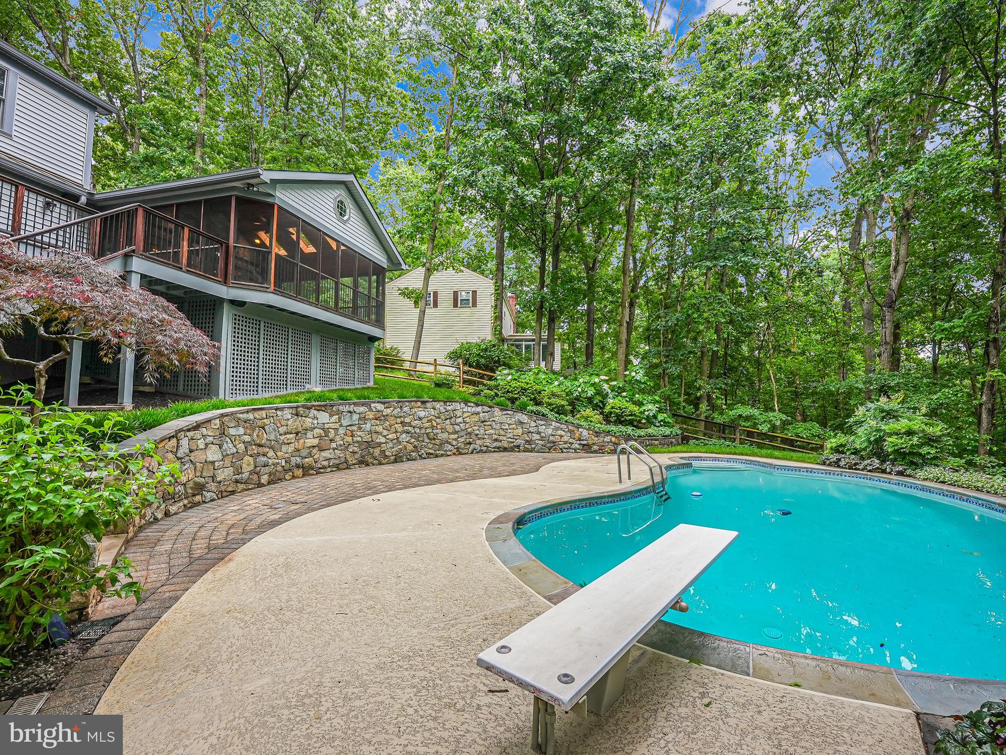 1920 Buckthorn Ln