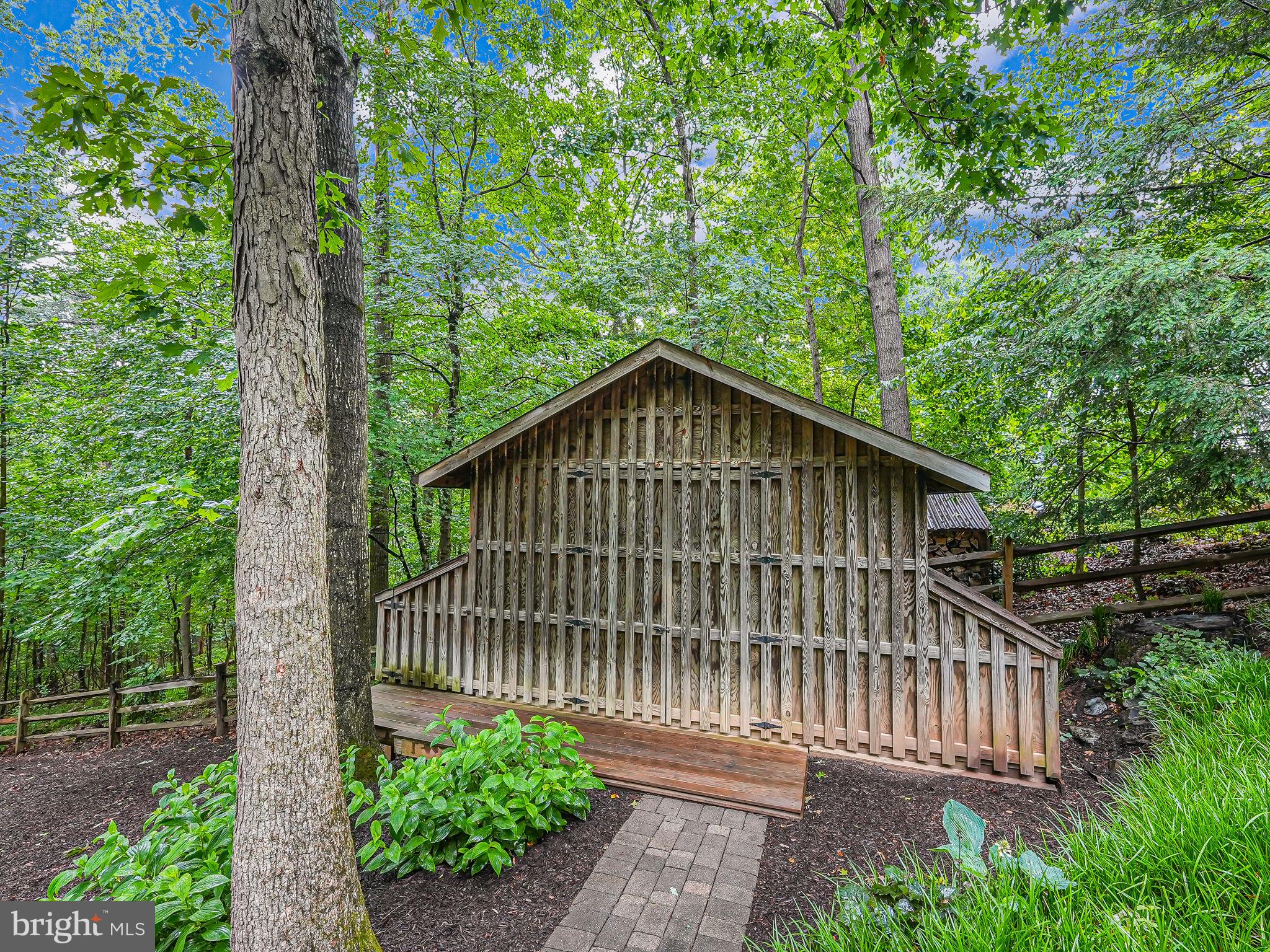 1920 Buckthorn Ln