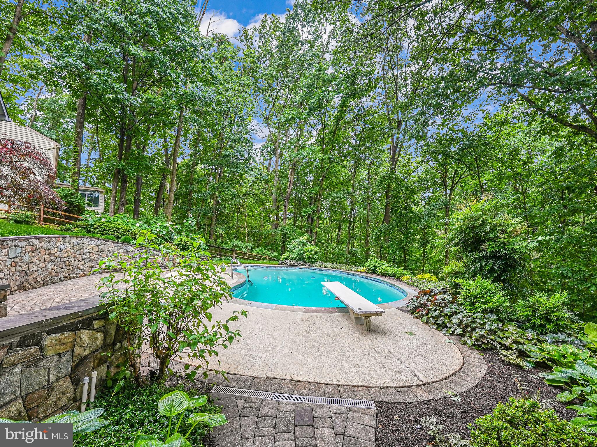 1920 Buckthorn Ln