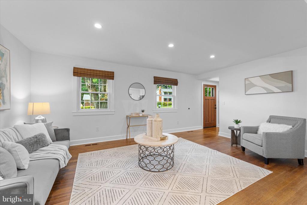 2509 Villanova Dr
