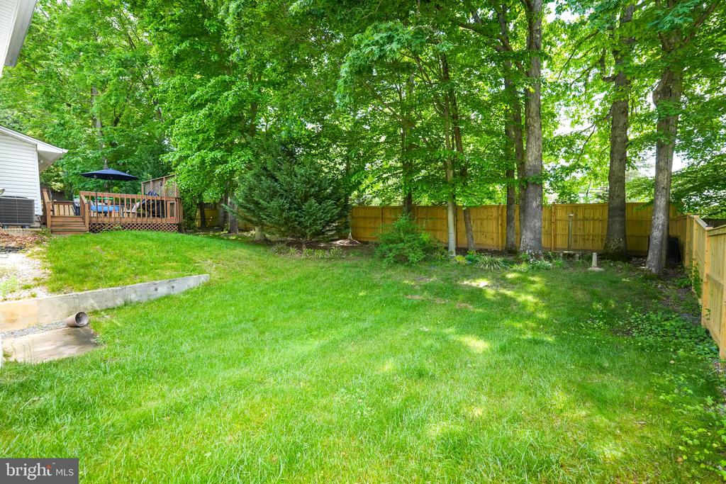 6907 Shackle Pl