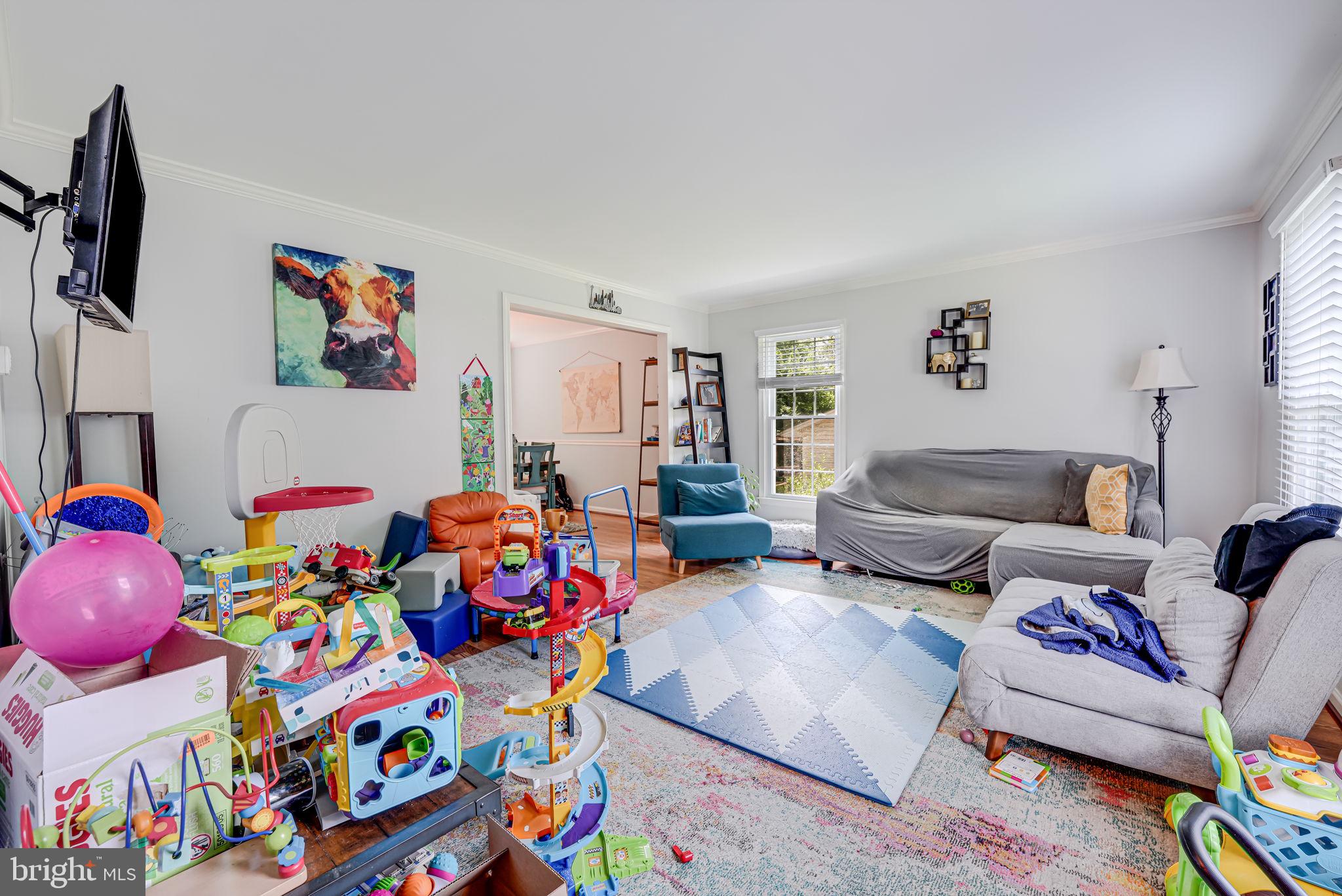 6907 Shackle Pl