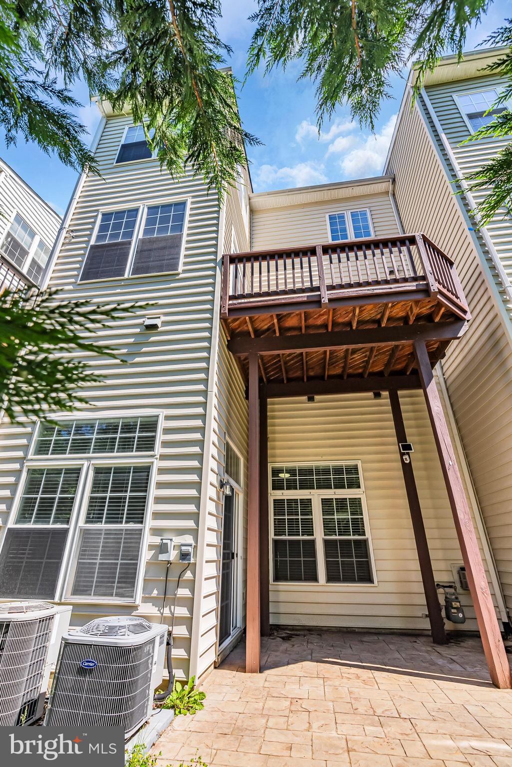 6889 Rolling Creek Way