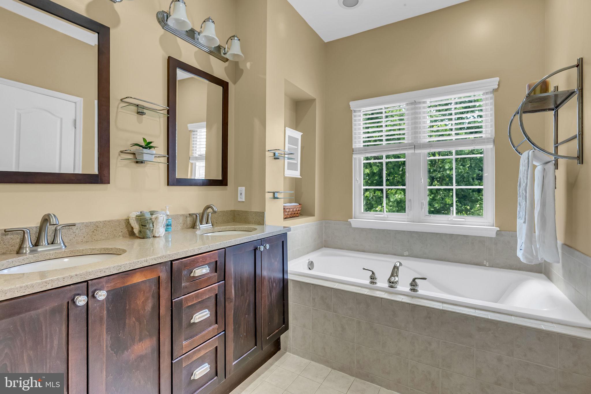 6889 Rolling Creek Way