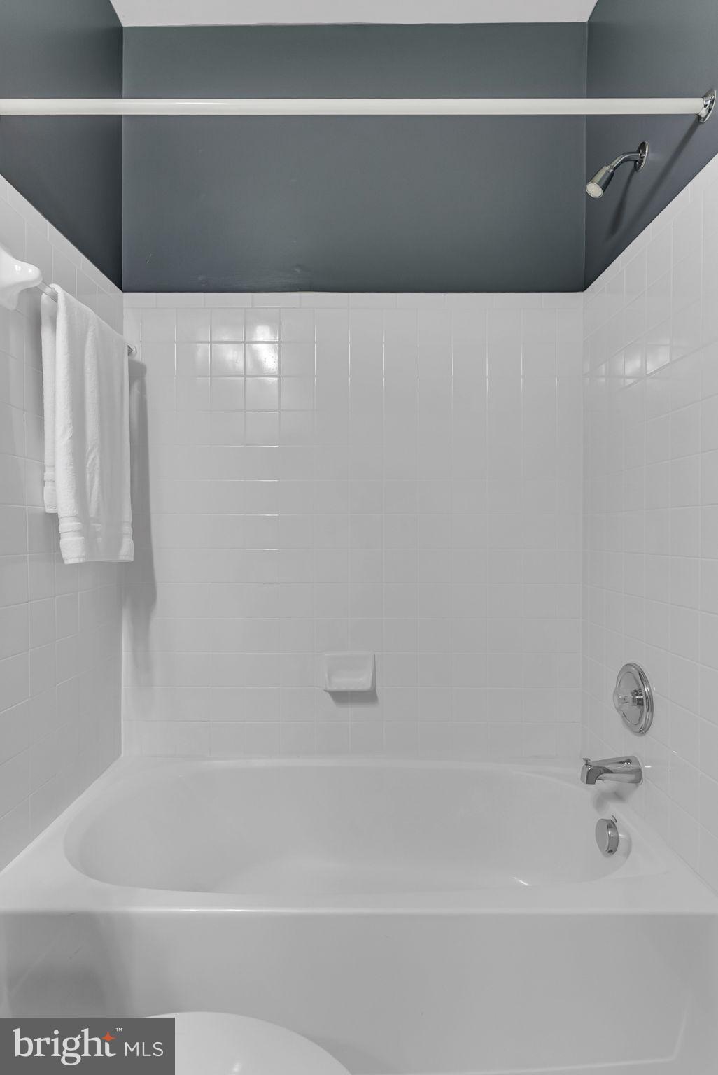 6889 Rolling Creek Way