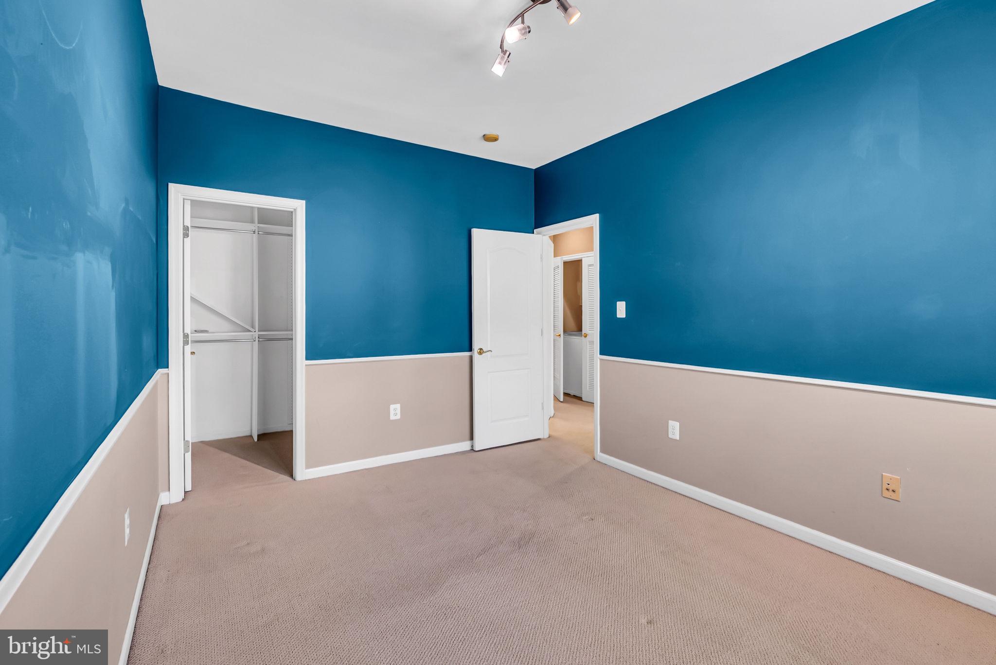 6889 Rolling Creek Way