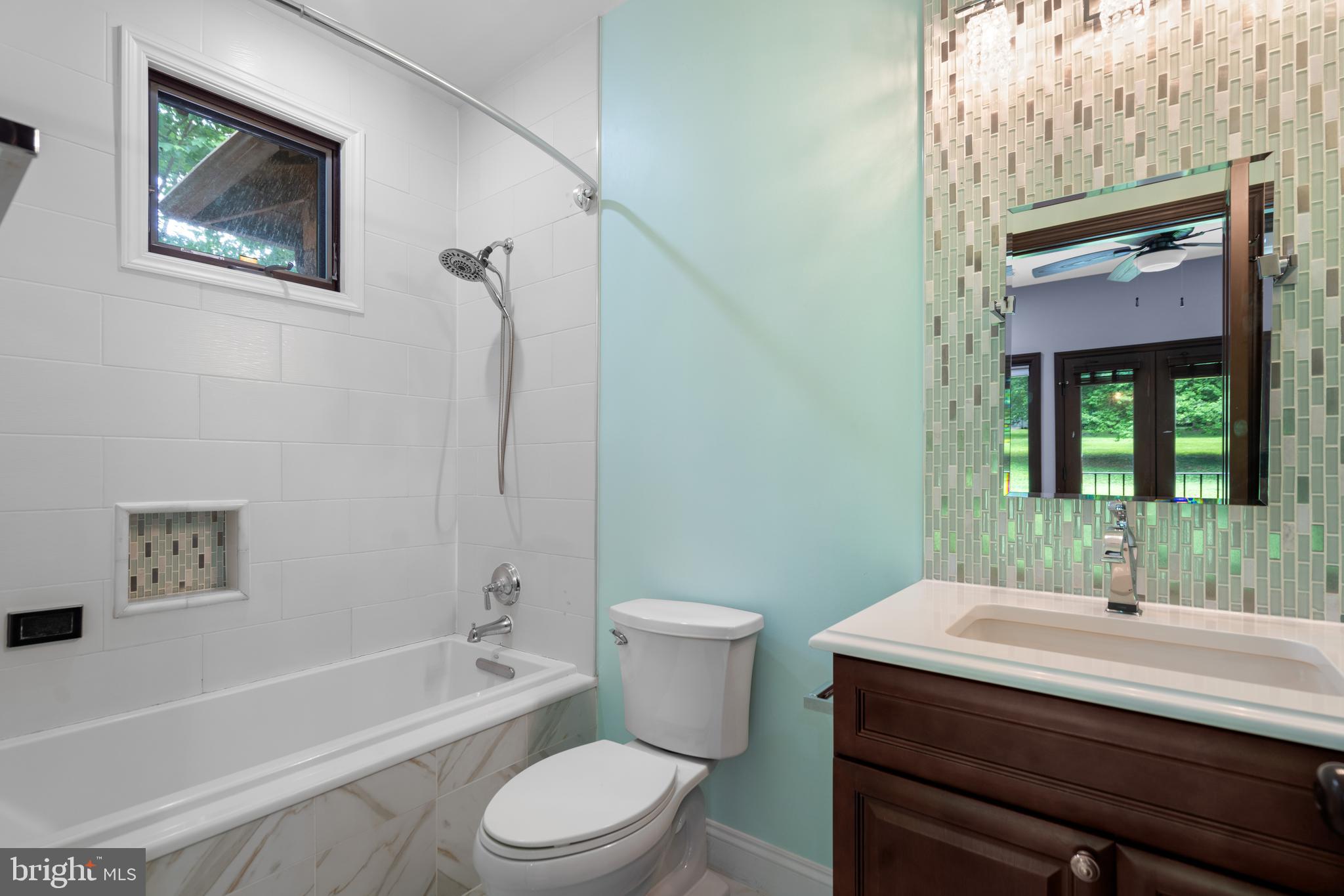 3306 Patrick Henry Dr