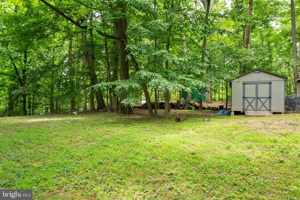 3306 Patrick Henry Dr