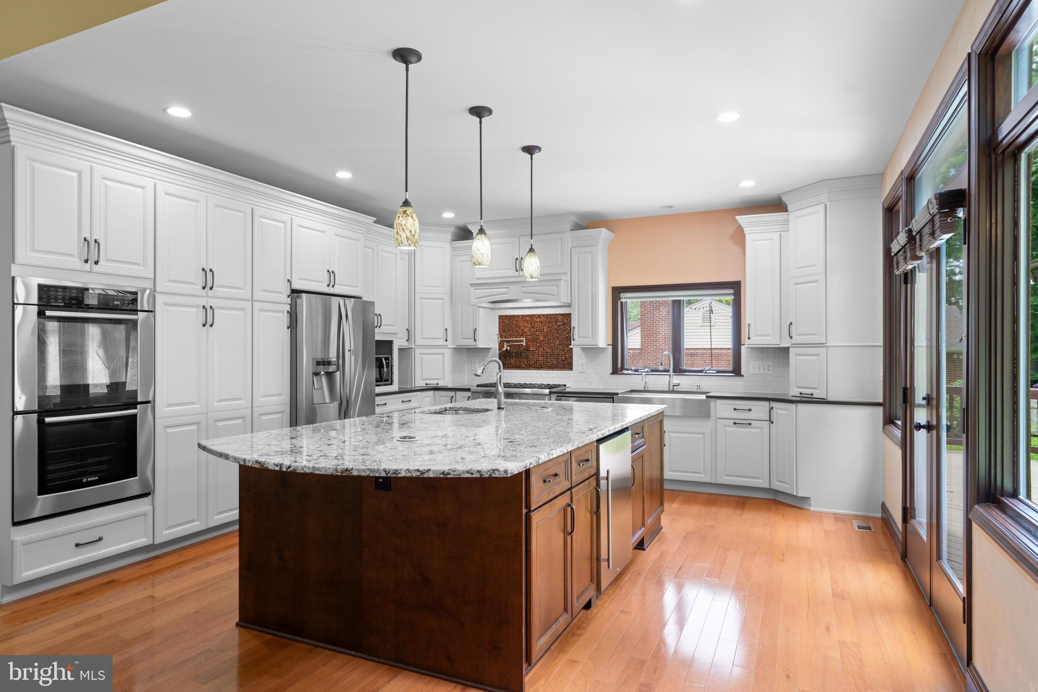 3306 Patrick Henry Dr