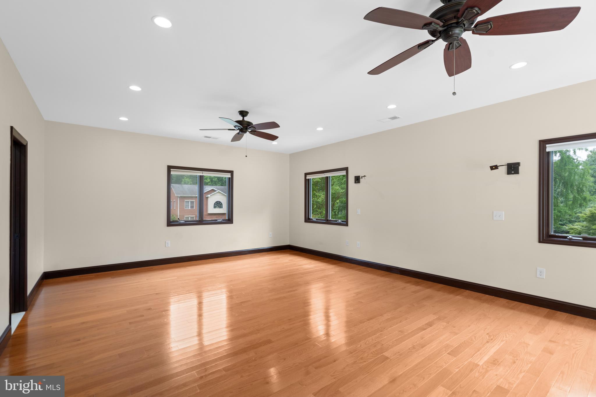 3306 Patrick Henry Dr