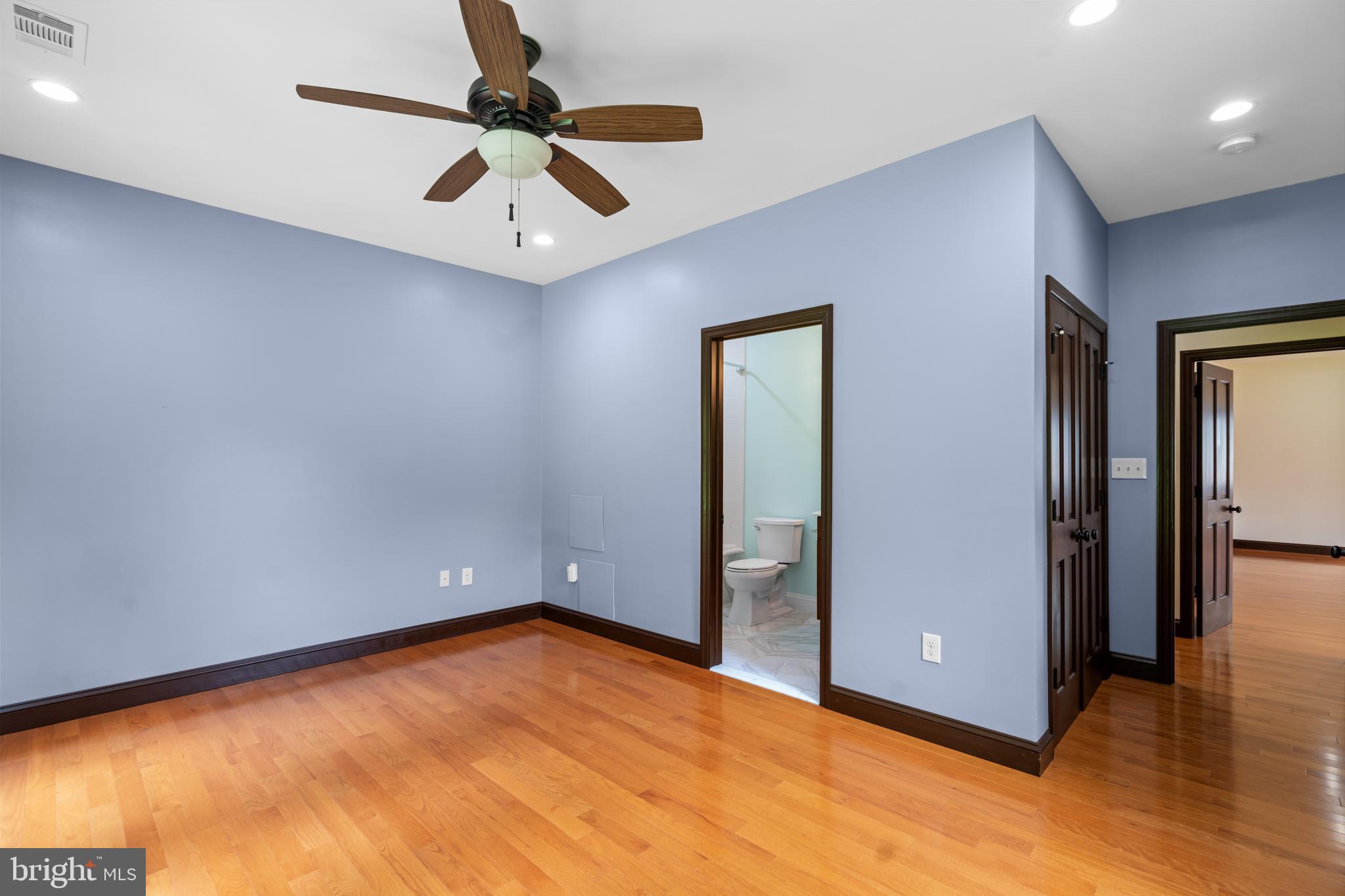 3306 Patrick Henry Dr