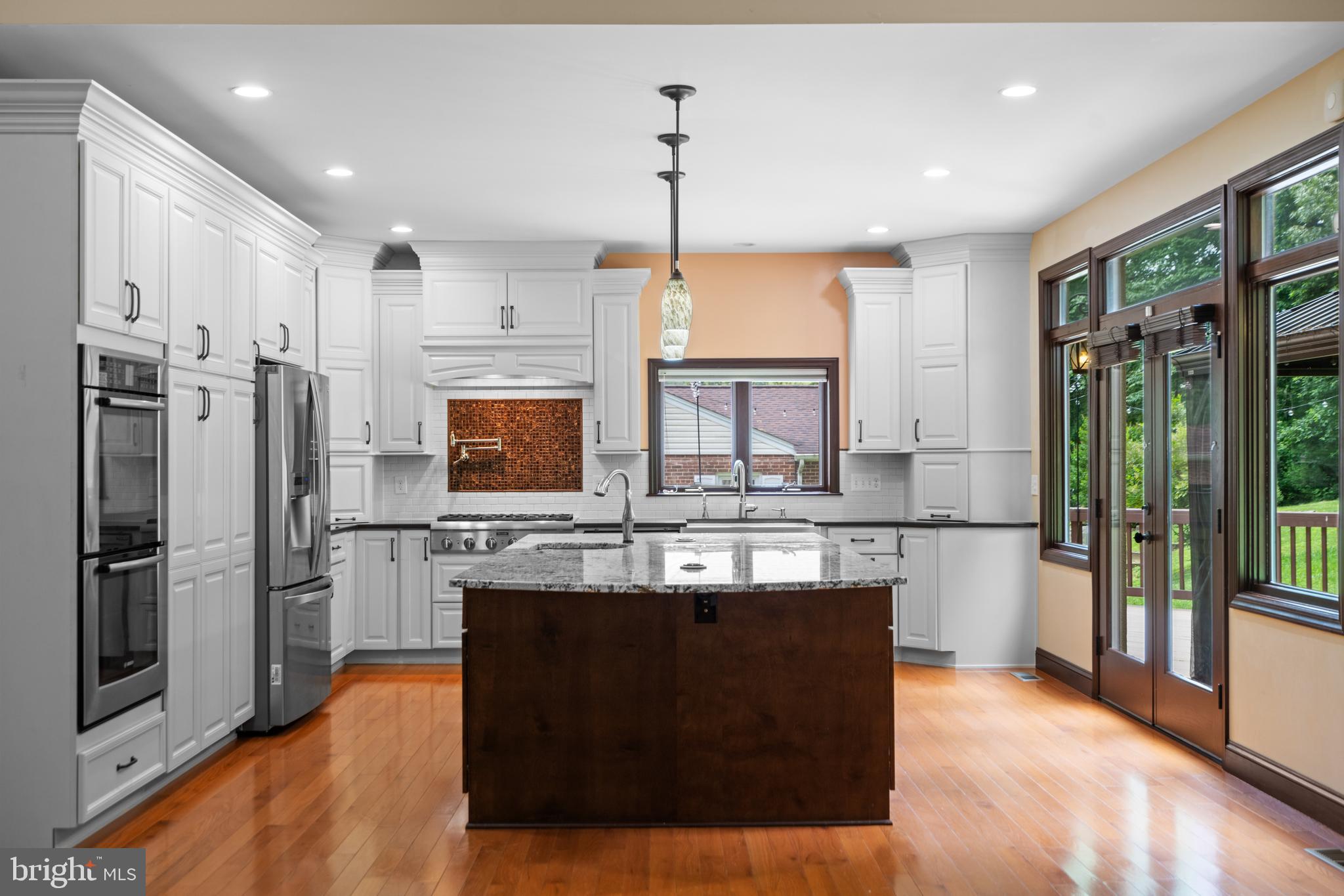 3306 Patrick Henry Dr