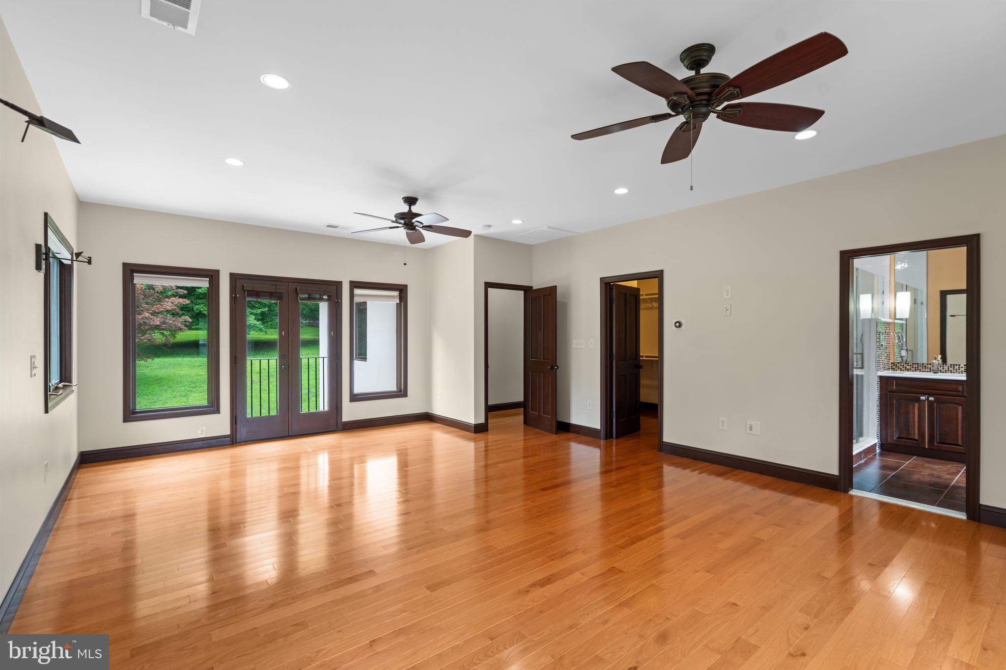 3306 Patrick Henry Dr