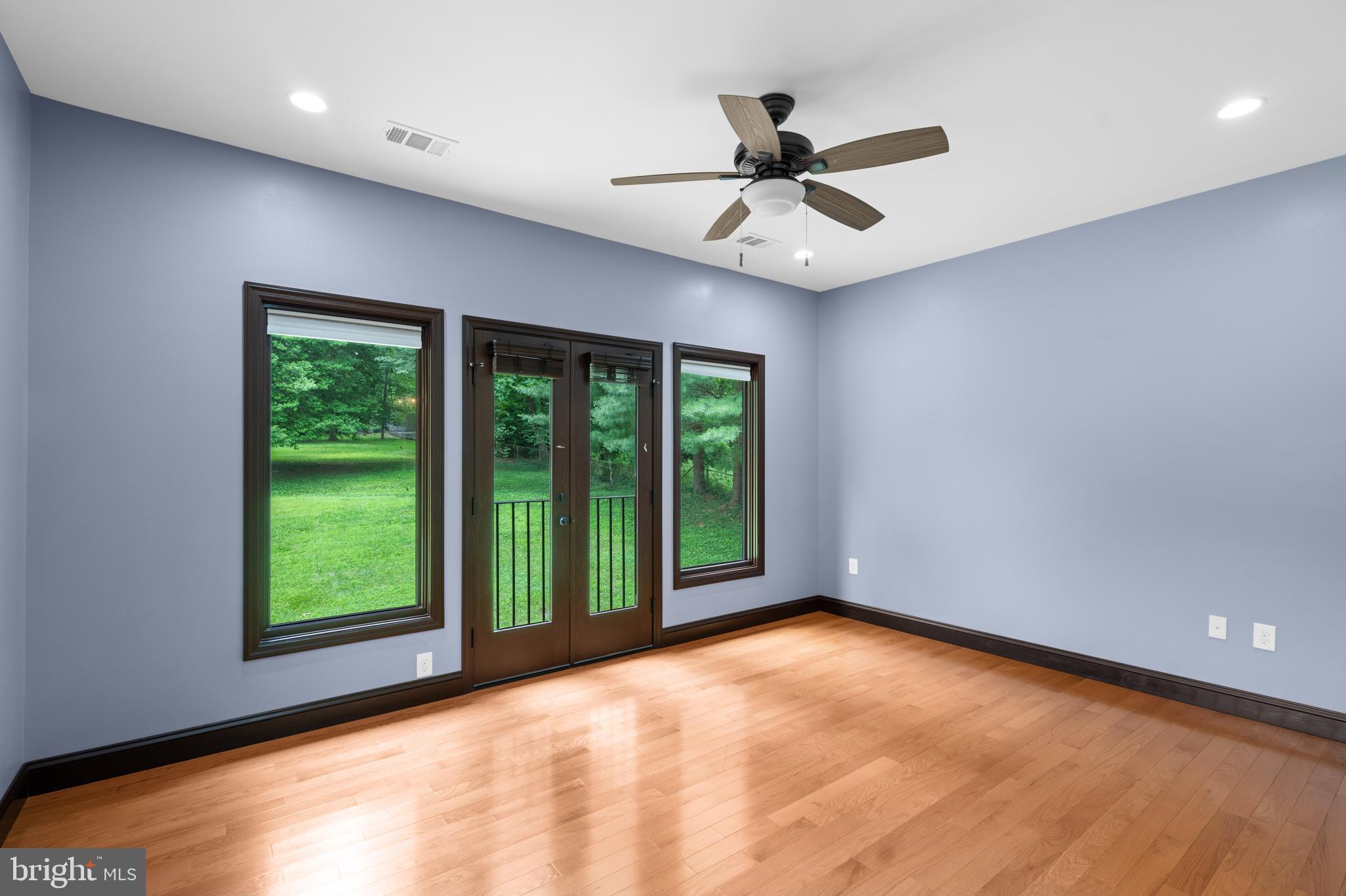 3306 Patrick Henry Dr