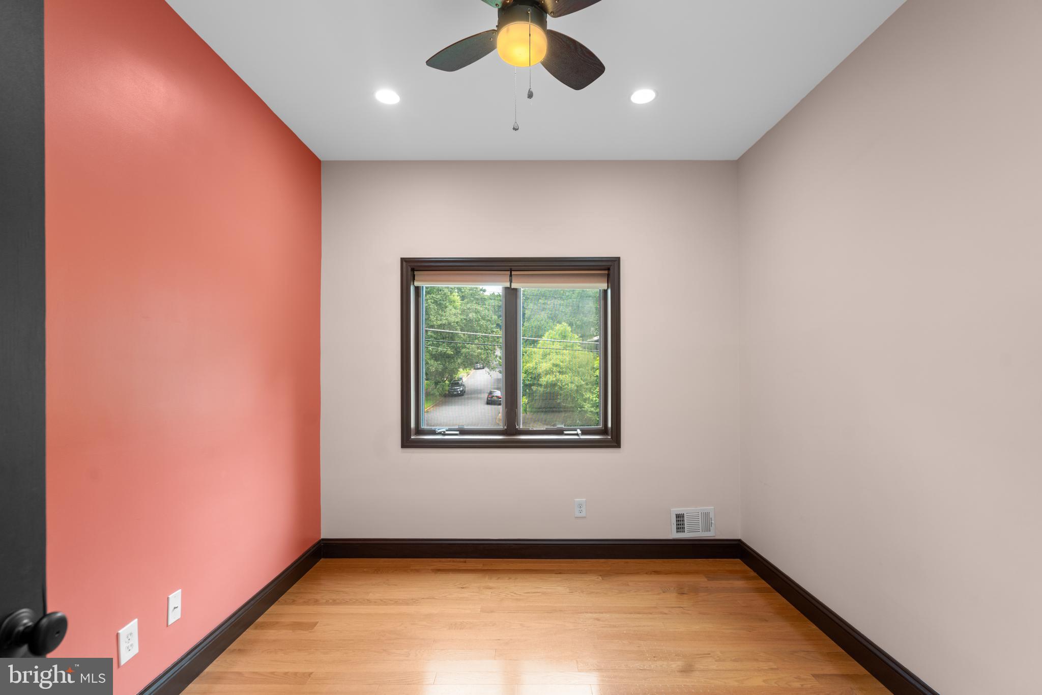 3306 Patrick Henry Dr