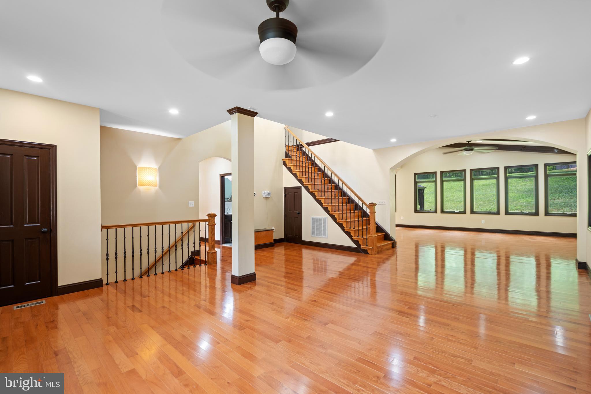 3306 Patrick Henry Dr
