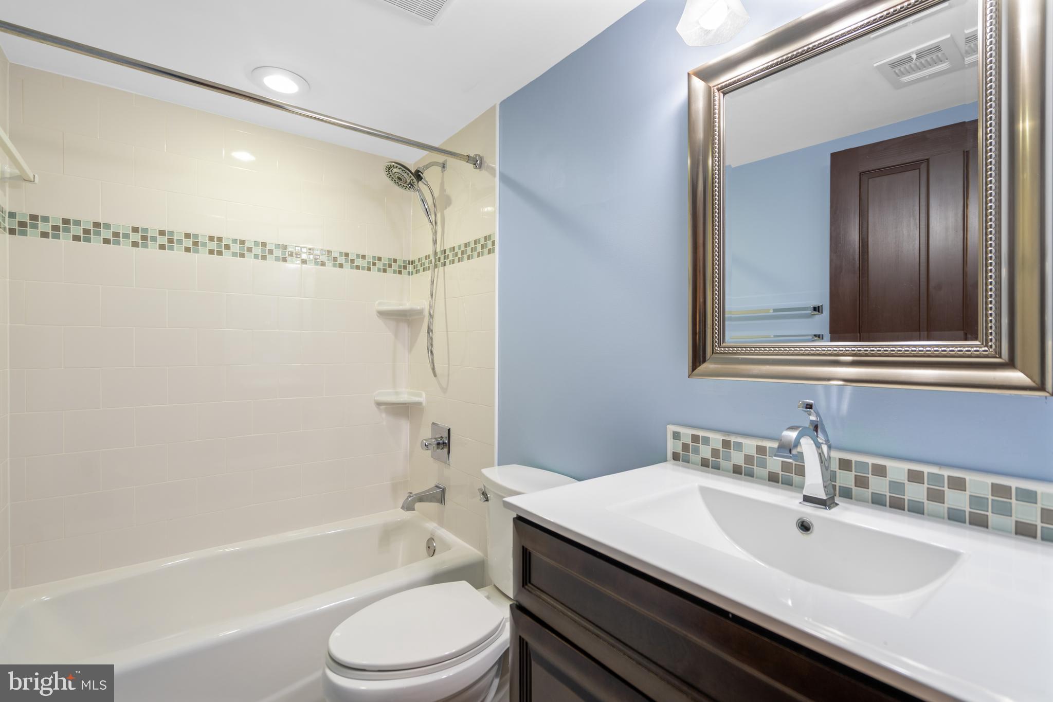 3306 Patrick Henry Dr