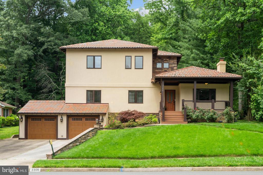 3306 Patrick Henry Dr