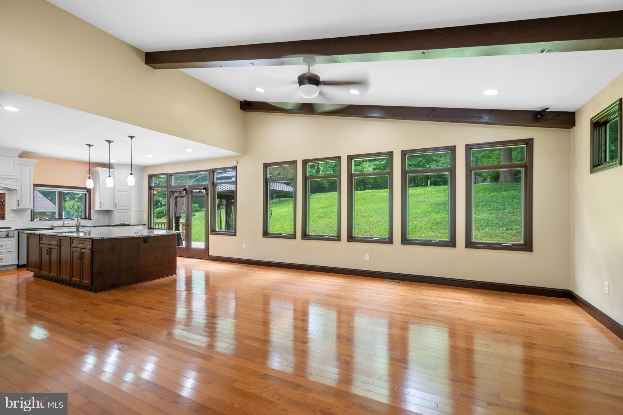 3306 Patrick Henry Dr