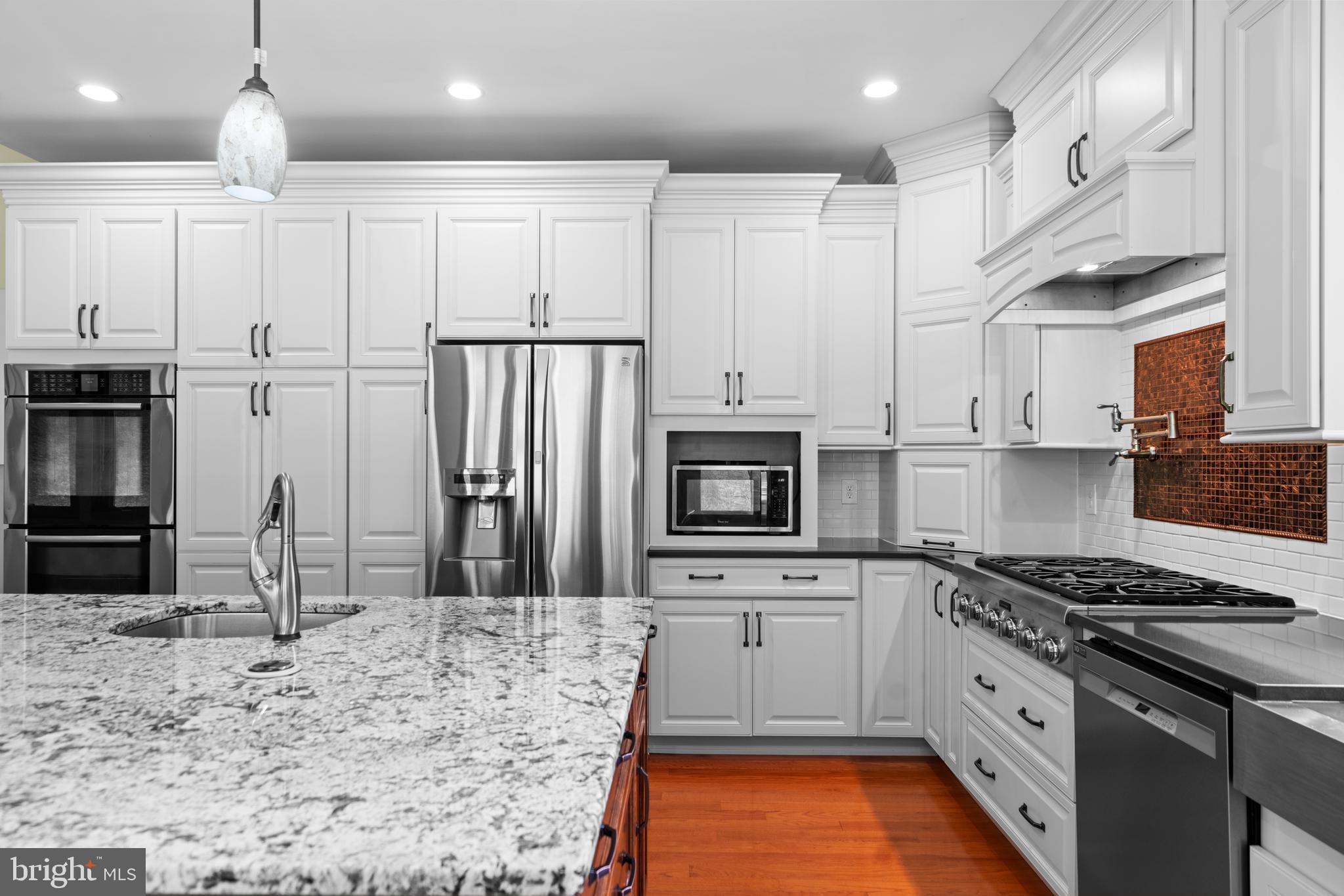 3306 Patrick Henry Dr