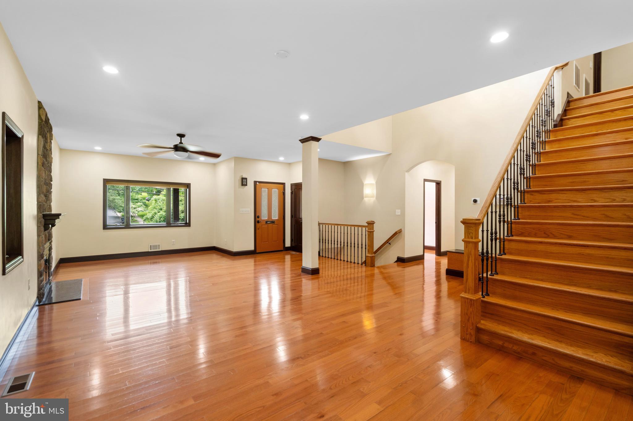 3306 Patrick Henry Dr