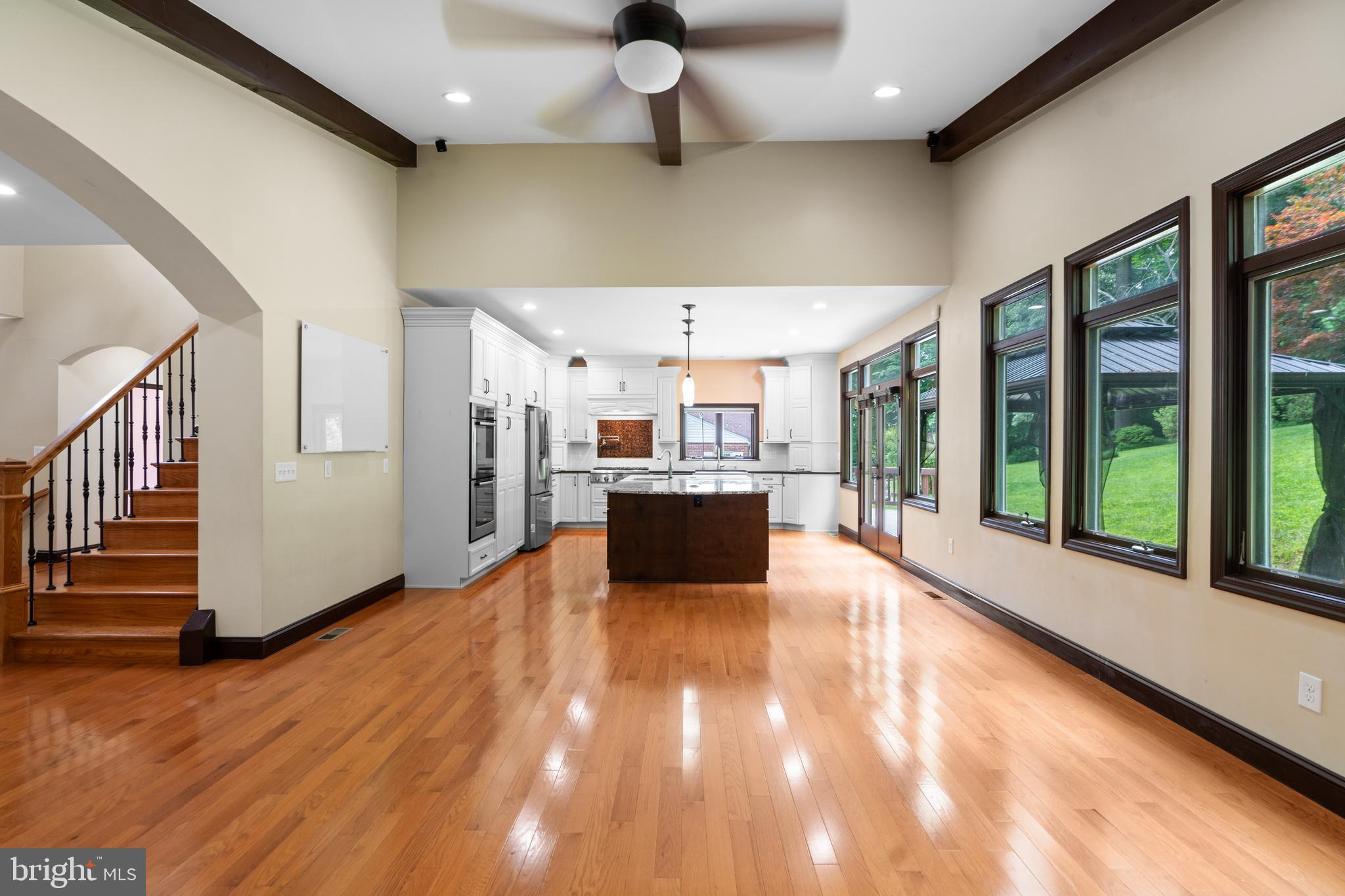 3306 Patrick Henry Dr
