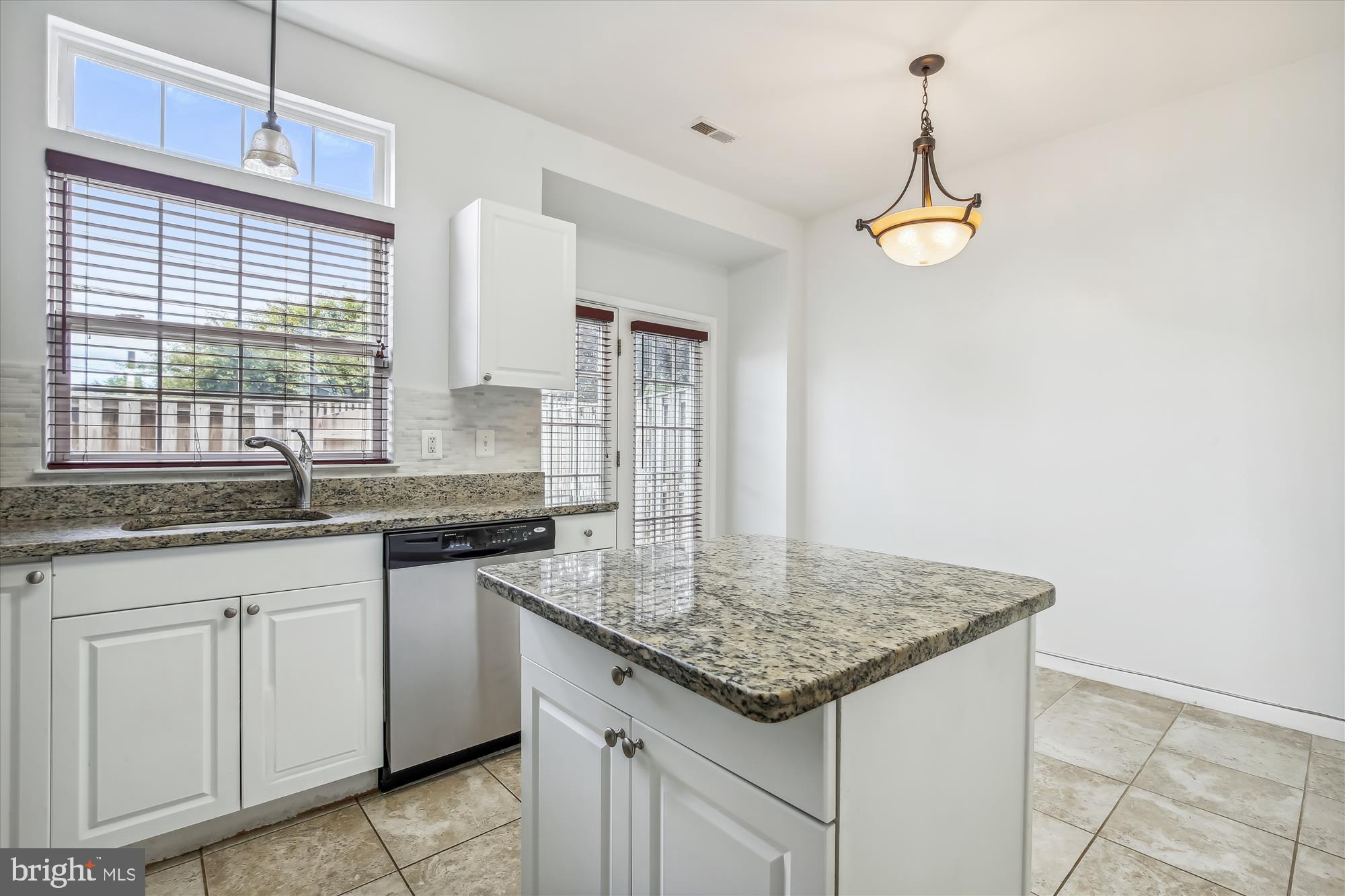 8360 HUNTER MURPHY CIR