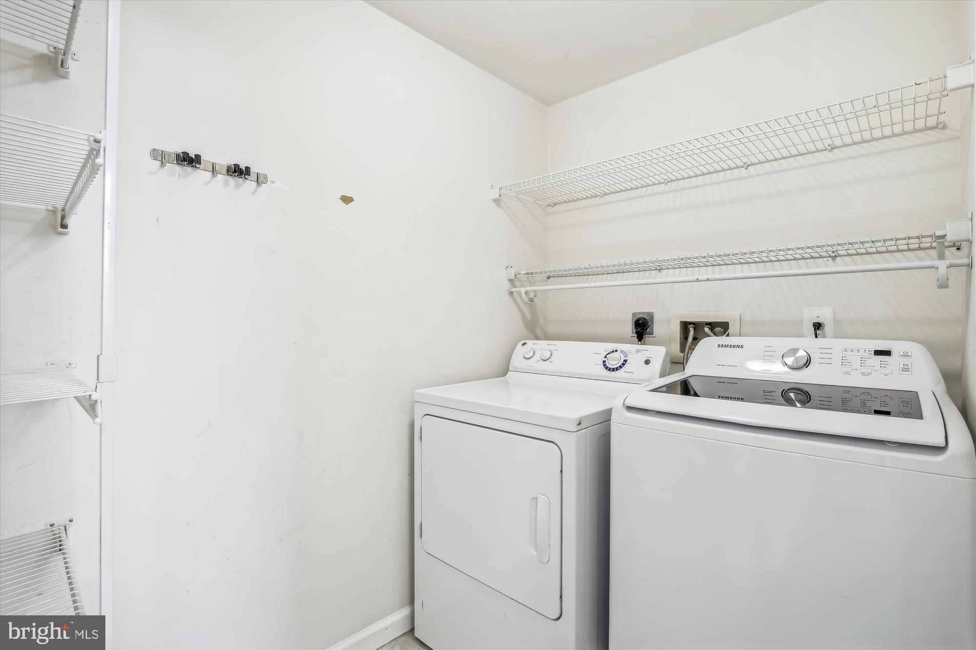 8360 HUNTER MURPHY CIR