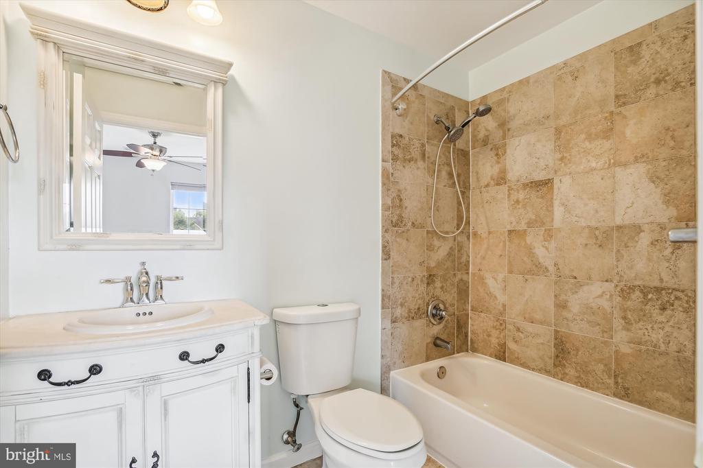 8360 HUNTER MURPHY CIR
