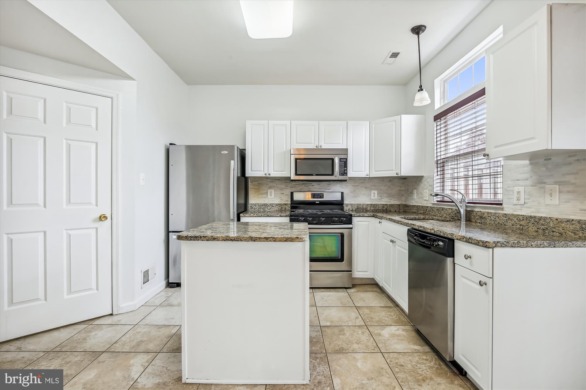 8360 HUNTER MURPHY CIR