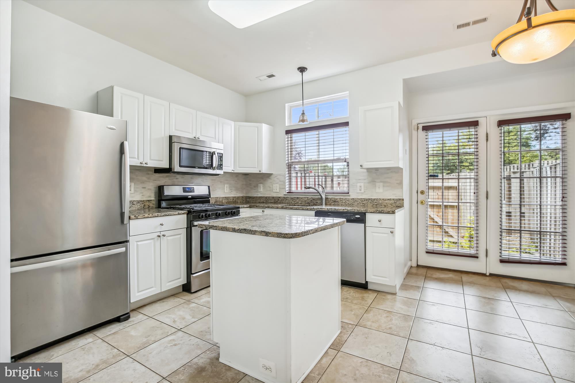 8360 HUNTER MURPHY CIR