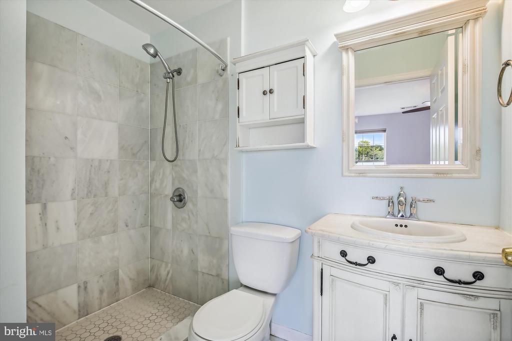 8360 HUNTER MURPHY CIR