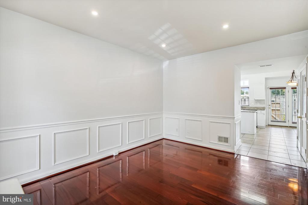 8360 HUNTER MURPHY CIR