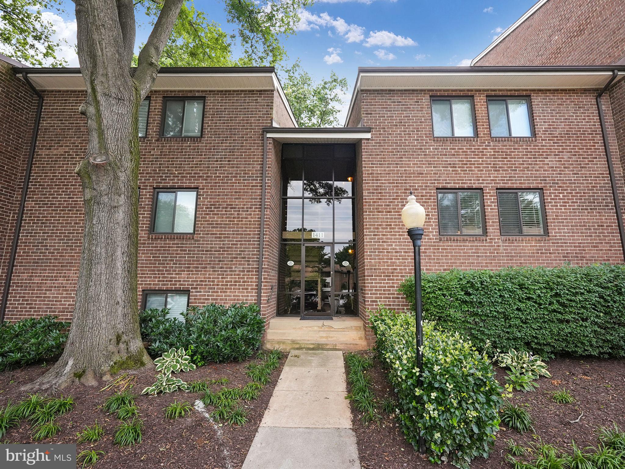 1411 Northgate Sq #1411-12b