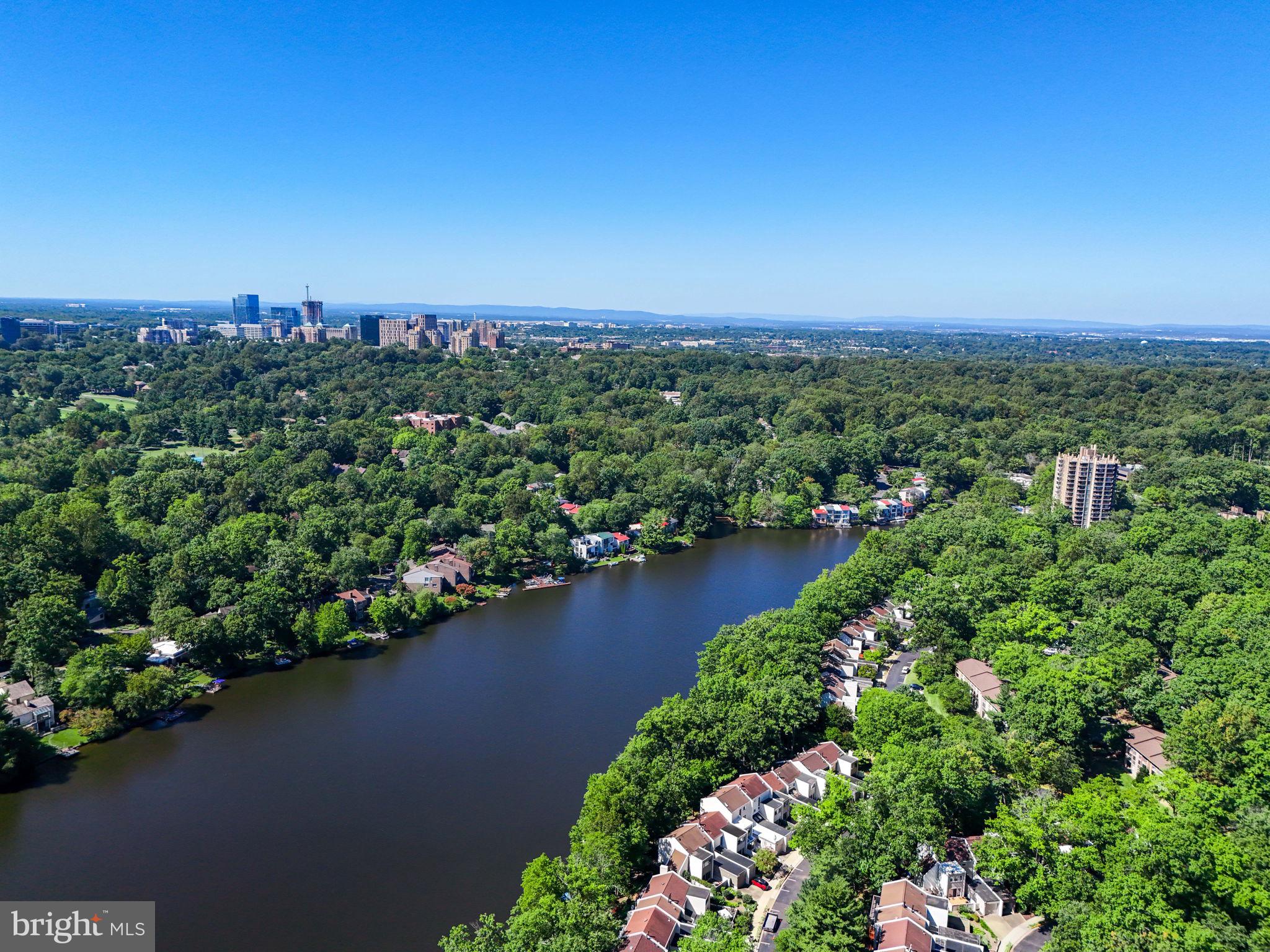 1411 Northgate Sq #1411-12b